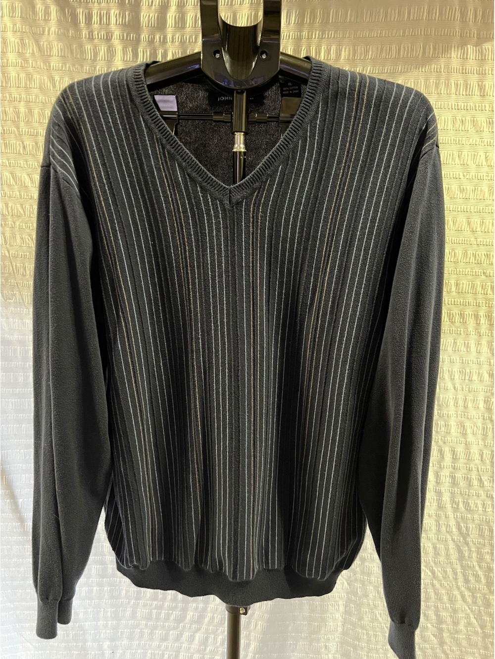 John Henry Men’s XL 100% Cotton Navy Blue V-Neck Sweater Light Blue Tan Stripes